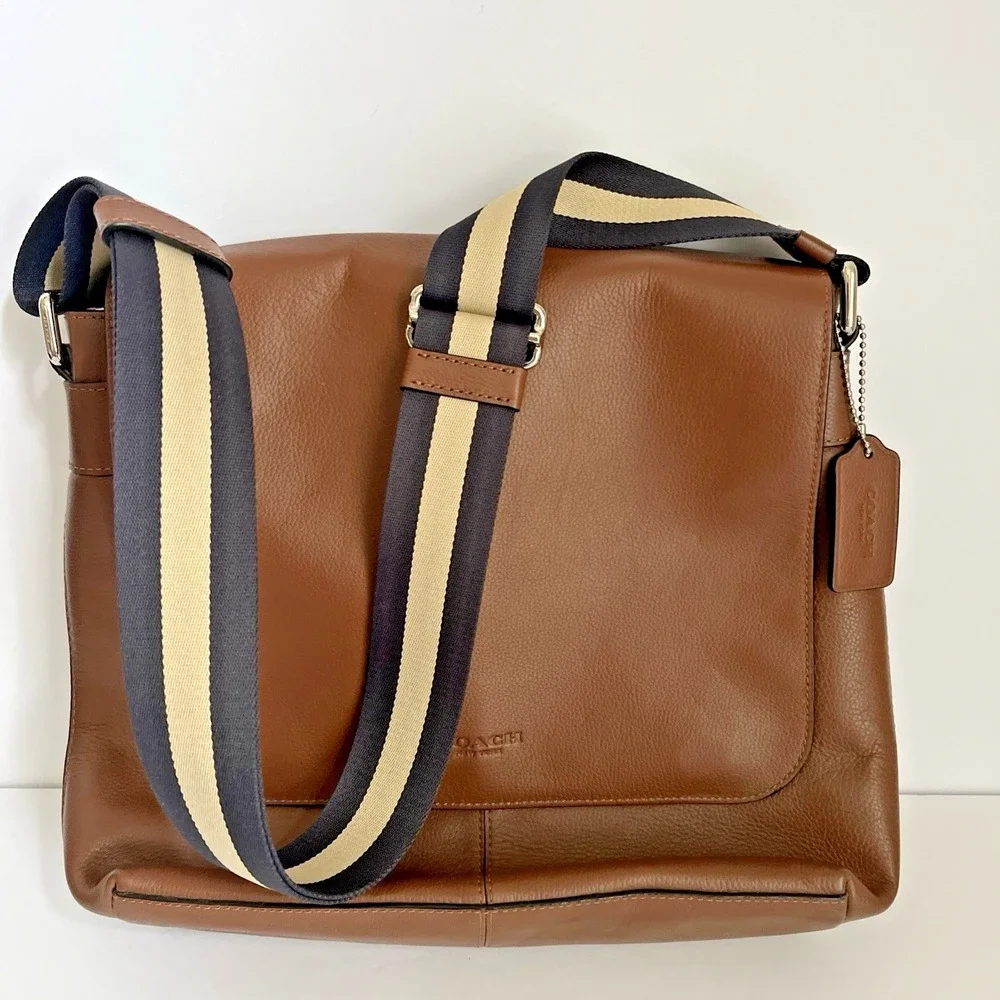 NWT COACH F28576 Charles Messenger Brown Leather $375 blue striped strap 10x13